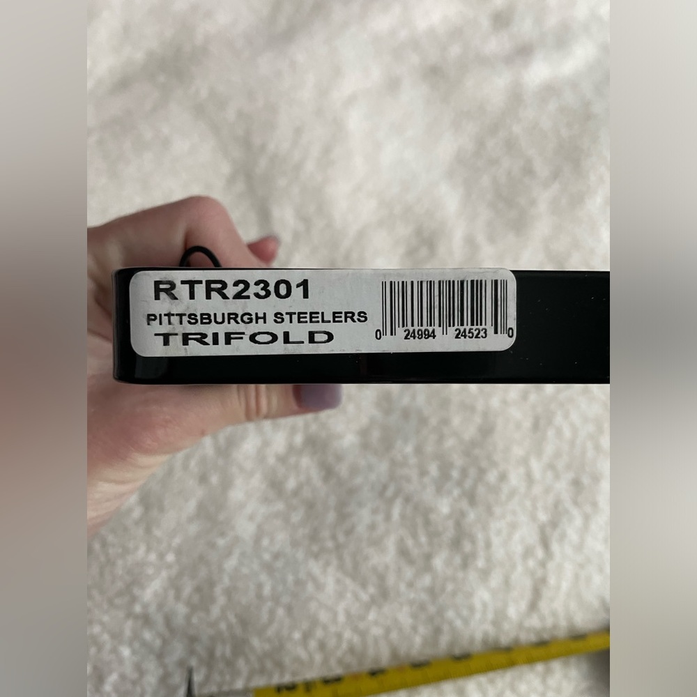 Rico’s Pittsburgh Steelers Embroidered Genuine Leather Tri-fold Wallet - Picture 7 of 11